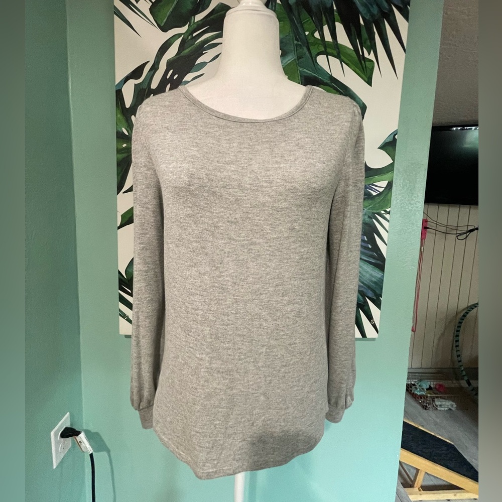 🖤 LOFT Open Back Heather Gray Knit Top